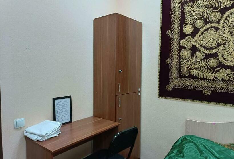 اتاق اکونومی, National Hostel