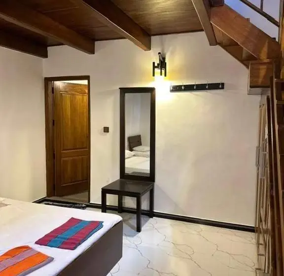 Perhehuone, New Al Hazm Beach Guest House