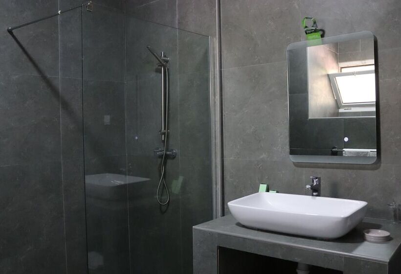 سوییت, Airport Hotel Casino Du Cap Vert