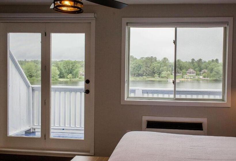غرفة قياسية مطلّة علي البحيرة, Bayview Wildwood Resort, Ascend Hotel Collection
