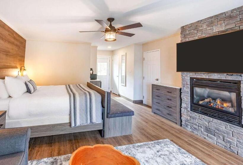 جناح سوبيريور إطلالة على البحيرة, Bayview Wildwood Resort, Ascend Hotel Collection