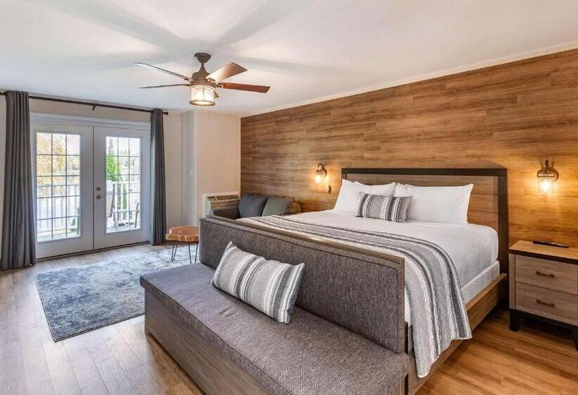 جناح سوبيريور إطلالة على البحيرة, Bayview Wildwood Resort, Ascend Hotel Collection