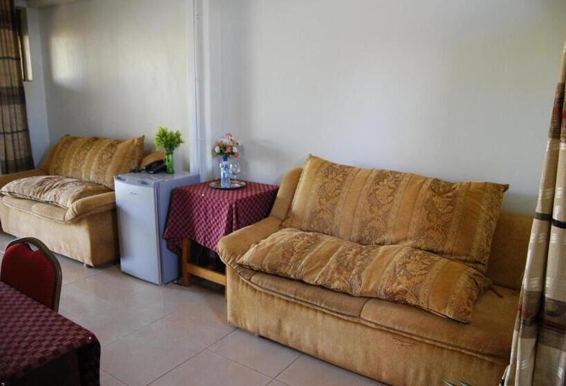 3 Bedroom Apartment, Comfort Hotel Entebbe