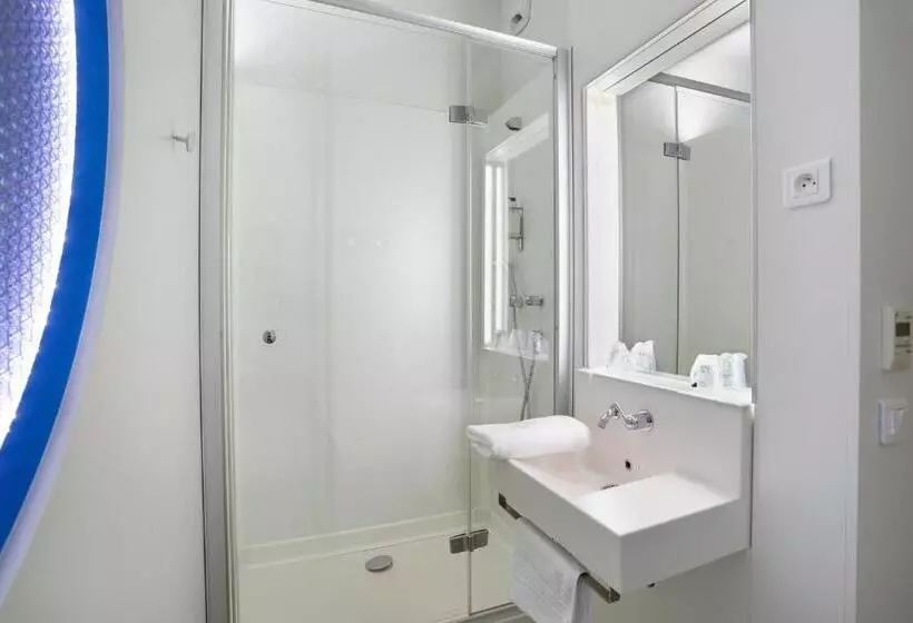 Standard Yhden Hengen Huone, First Inn Hotel Paris Sud Les Ulis