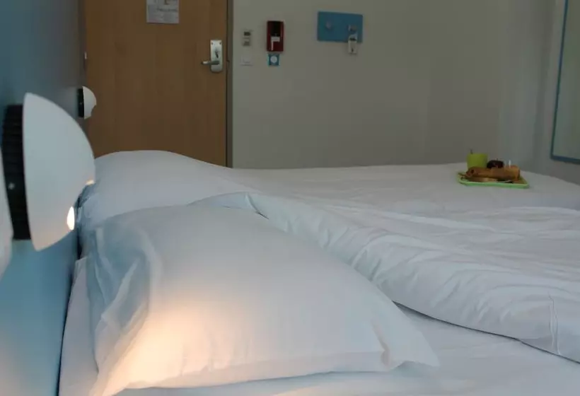 Standard Kolmen Hengen Huone, First Inn Hotel Paris Sud Les Ulis