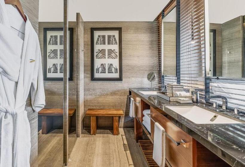 Номер Deluxe Вид на Горы, Grand Fiesta Americana Monterrey Valle