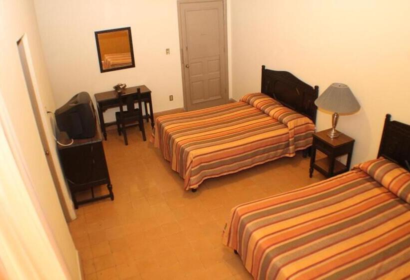 غرفة قياسية, Los Monteros