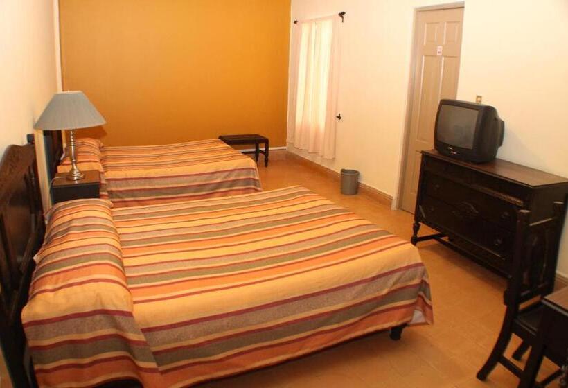 غرفة قياسية, Los Monteros