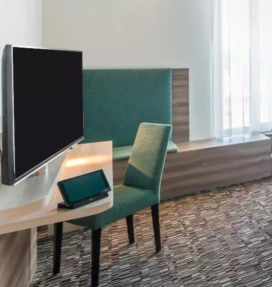 キングサイズベッドのスーペリアルーム, Park Inn By Radisson Neumarkt