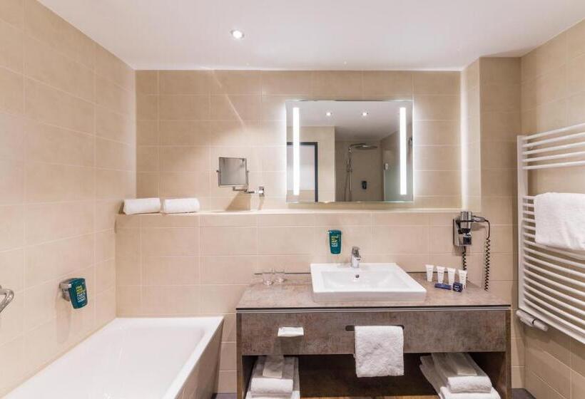Люкс с Балконом, Park Inn By Radisson Neumarkt