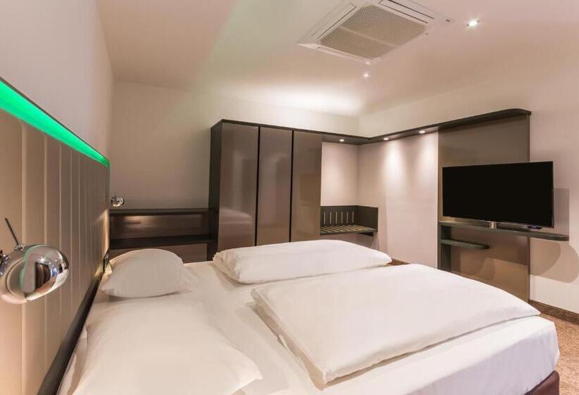 סוויטה עם מרפסת, Park Inn By Radisson Neumarkt