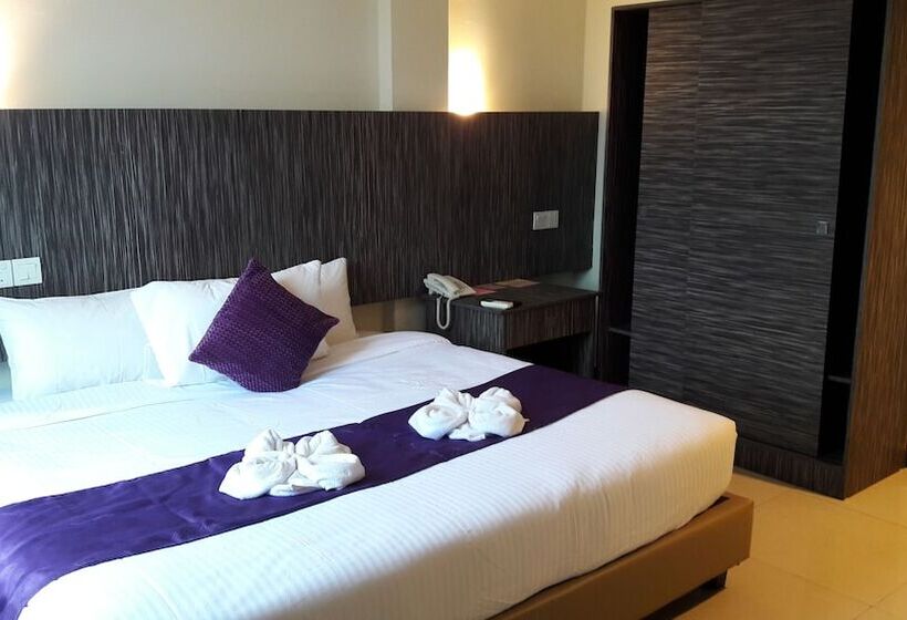 Deluxerum King Size Säng, Salsa Resort Langkawi