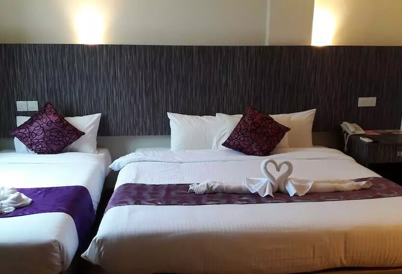 اتاق لوکس سه تخته, Salsa Resort Langkawi