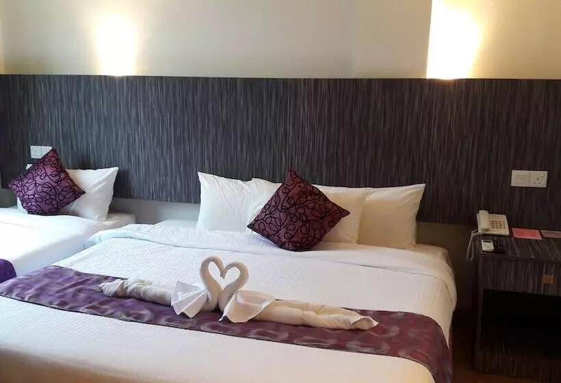 اتاق لوکس سه تخته, Salsa Resort Langkawi