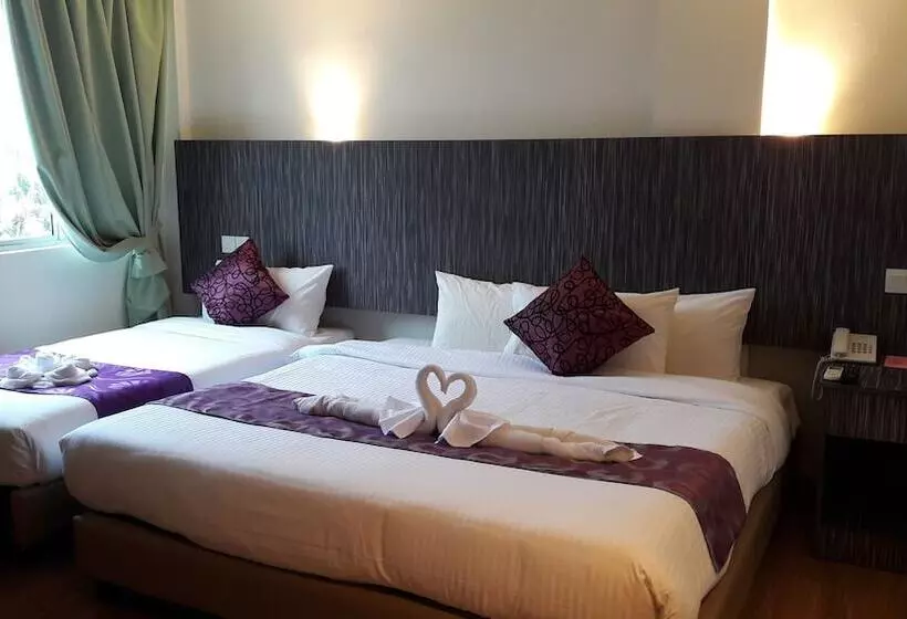 اتاق لوکس سه تخته, Salsa Resort Langkawi