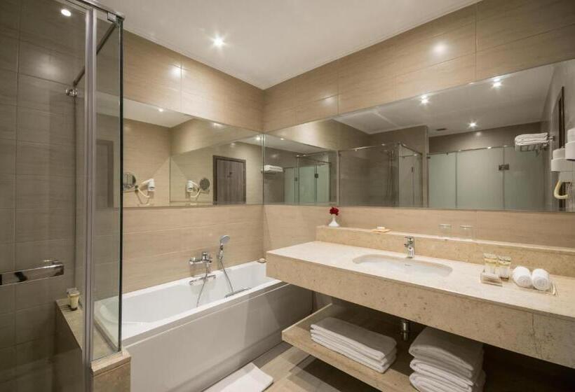 غرفة سوبيريور مطلة على حمام السباحة, Steigenberger Alcazar