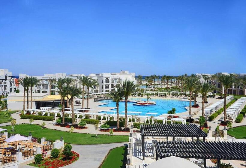 غرفة عائلية مطلّة علي حمام السباحة, Steigenberger Alcazar