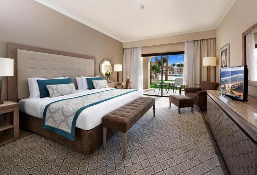 غرفة عائلية مطلّة علي حمام السباحة, Steigenberger Alcazar