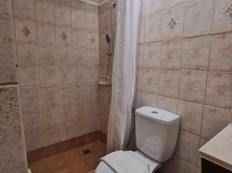 חדר סופריור, Tagaytay Country