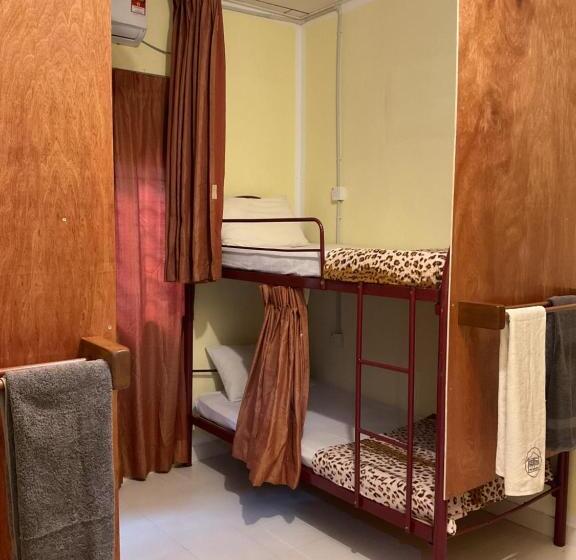 Кровать в Общей Комнате, The Cottage Langkawi