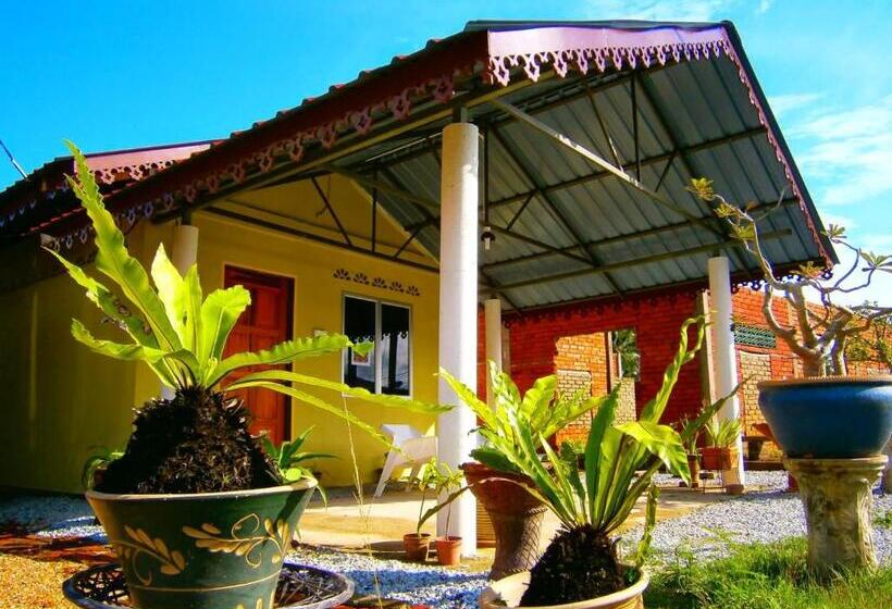 اتاق سوپریور با تخت بزرگ, The Cottage Langkawi