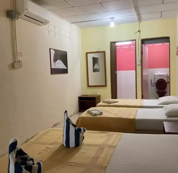 スタンダード4人部屋, The Cottage Langkawi