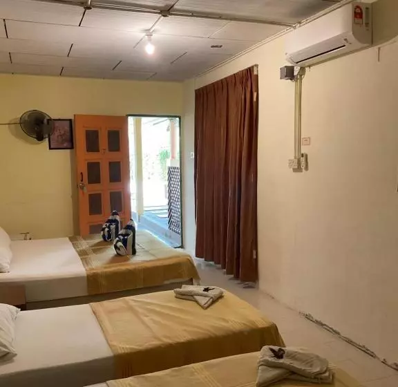 スタンダード4人部屋, The Cottage Langkawi