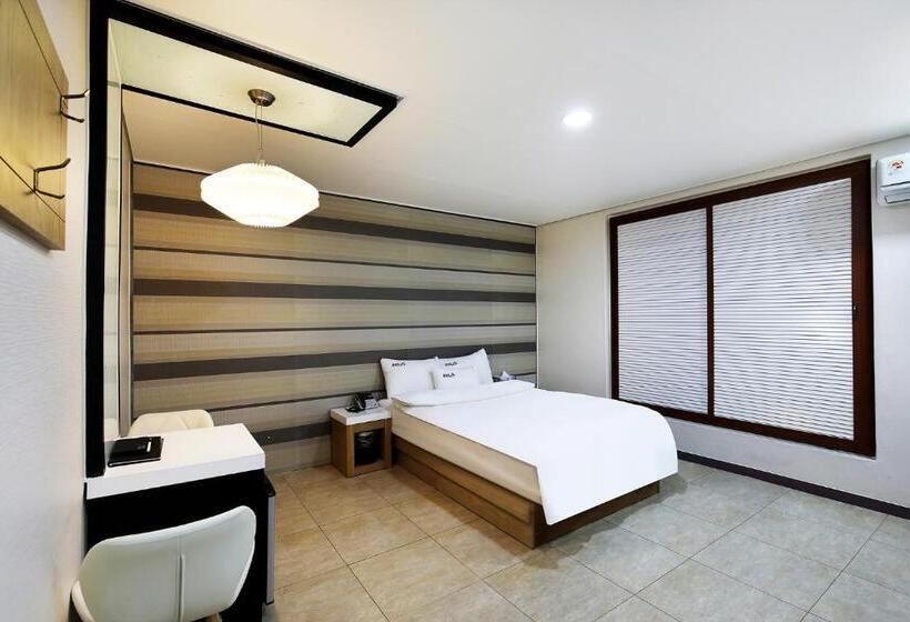 标准间, White Tourist