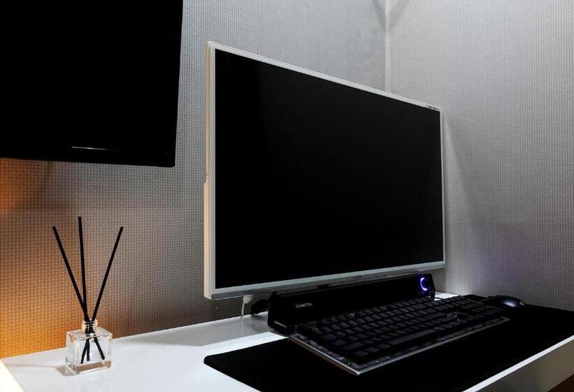 豪华房间, White Tourist