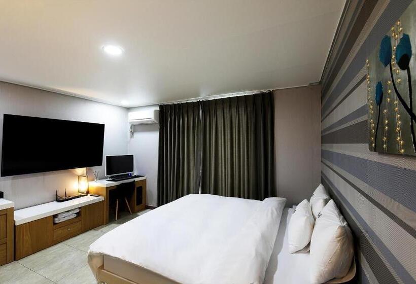 豪华房间, White Tourist