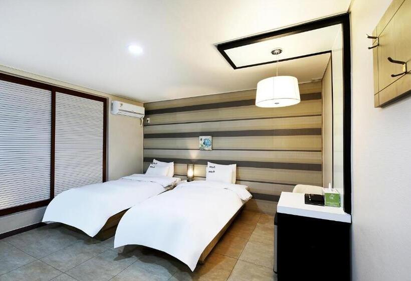 标准间, White Tourist