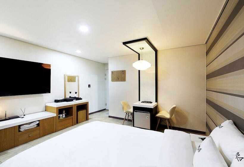 标准间, White Tourist