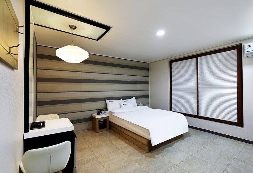 标准间, White Tourist