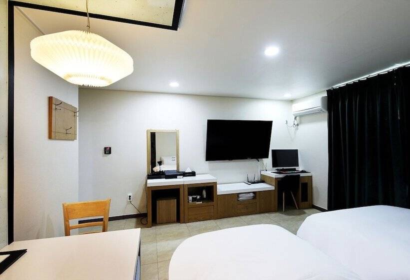 豪华房间, White Tourist