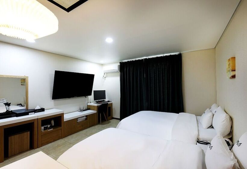 豪华房间, White Tourist