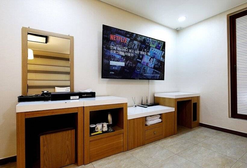 标准间, White Tourist