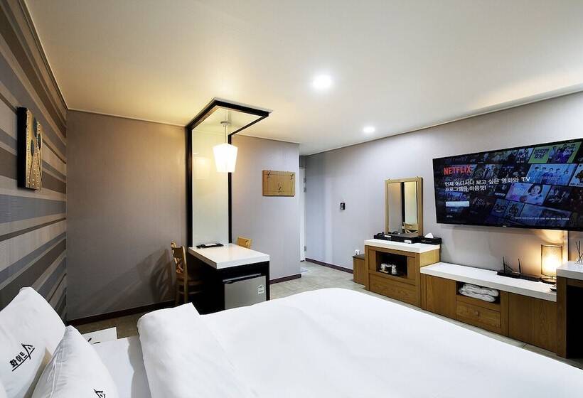 豪华房间, White Tourist