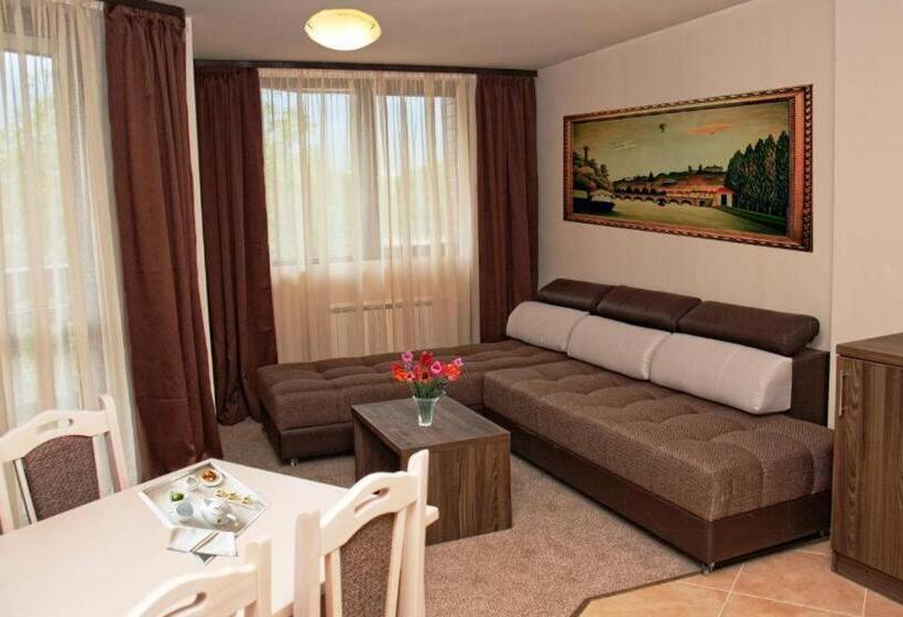 شقة غرفة واحدة, Zara