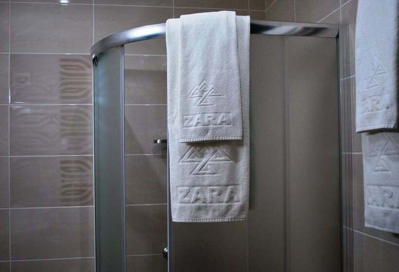 غرفة قياسية, Zara