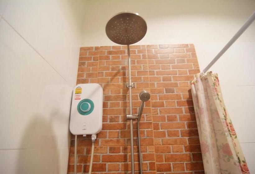 スタンダードルーム, My Home Lantawadee Resort