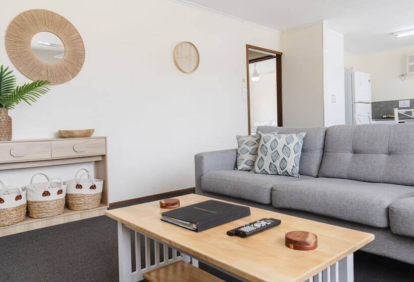 Апартаменты 2 Спальни, Palm View Holiday Apartments