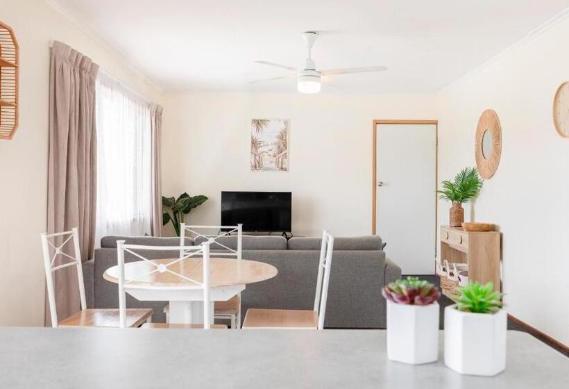 Апартаменты 2 Спальни, Palm View Holiday Apartments