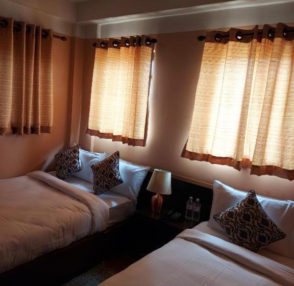 اتاق لوکس سه تخته, Garuda