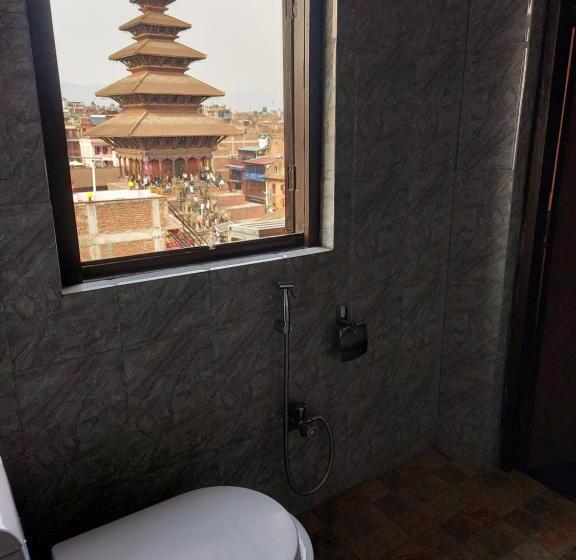 اتاق لوکس با بالکن, Garuda