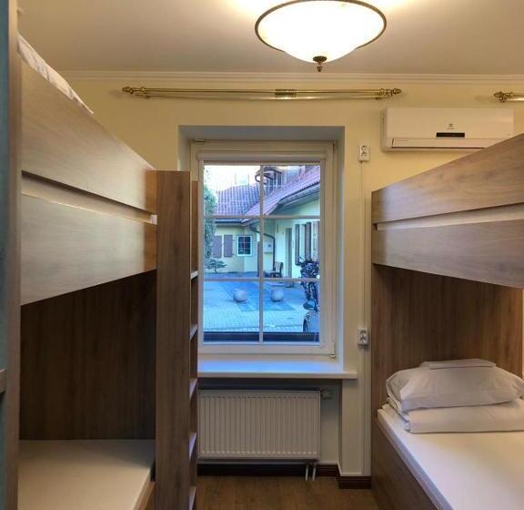 تختخواب در اتاق مشترک, Bed&blues