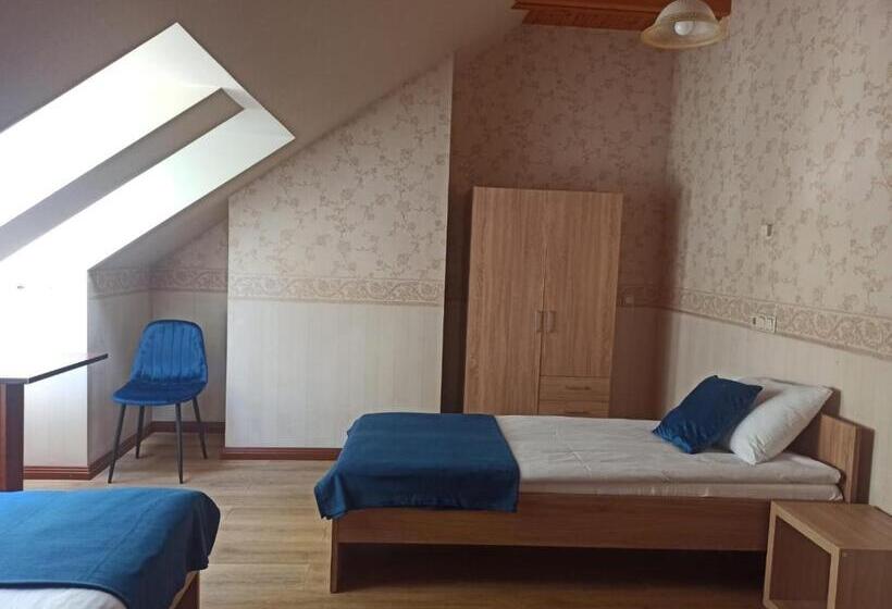 تختخواب در اتاق مشترک, Bed&blues