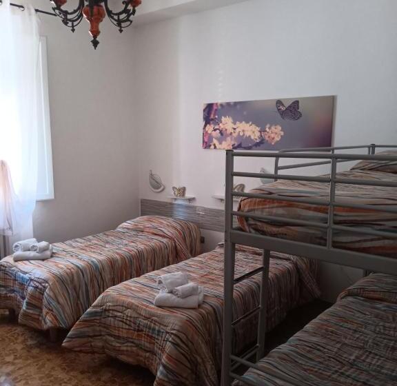 חדר סטנדרטי לארבעה עם חדר אמבטיה משותף, Locazione Lety