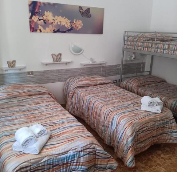 חדר סטנדרטי לארבעה עם חדר אמבטיה משותף, Locazione Lety