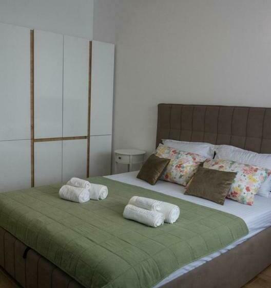 آپارتمان 1 خوابه با بالکن, Apartamente By R S 3