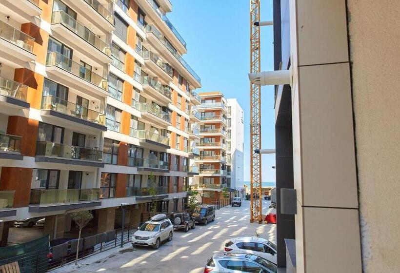 استودیوی استاندارد, Apartamente By R S 3